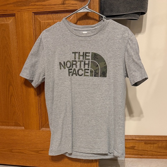 The North Face Other - The North Face Heather Gray Camo Logo Tee